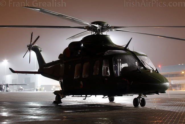 RAF Northolt Photocall June 2009 Arrivals Day